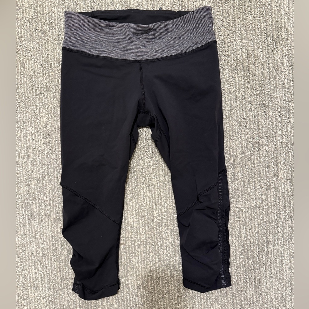 Lululemon Black Cropped Leggings Capri Pants Size 6 | Back Zip Pocket